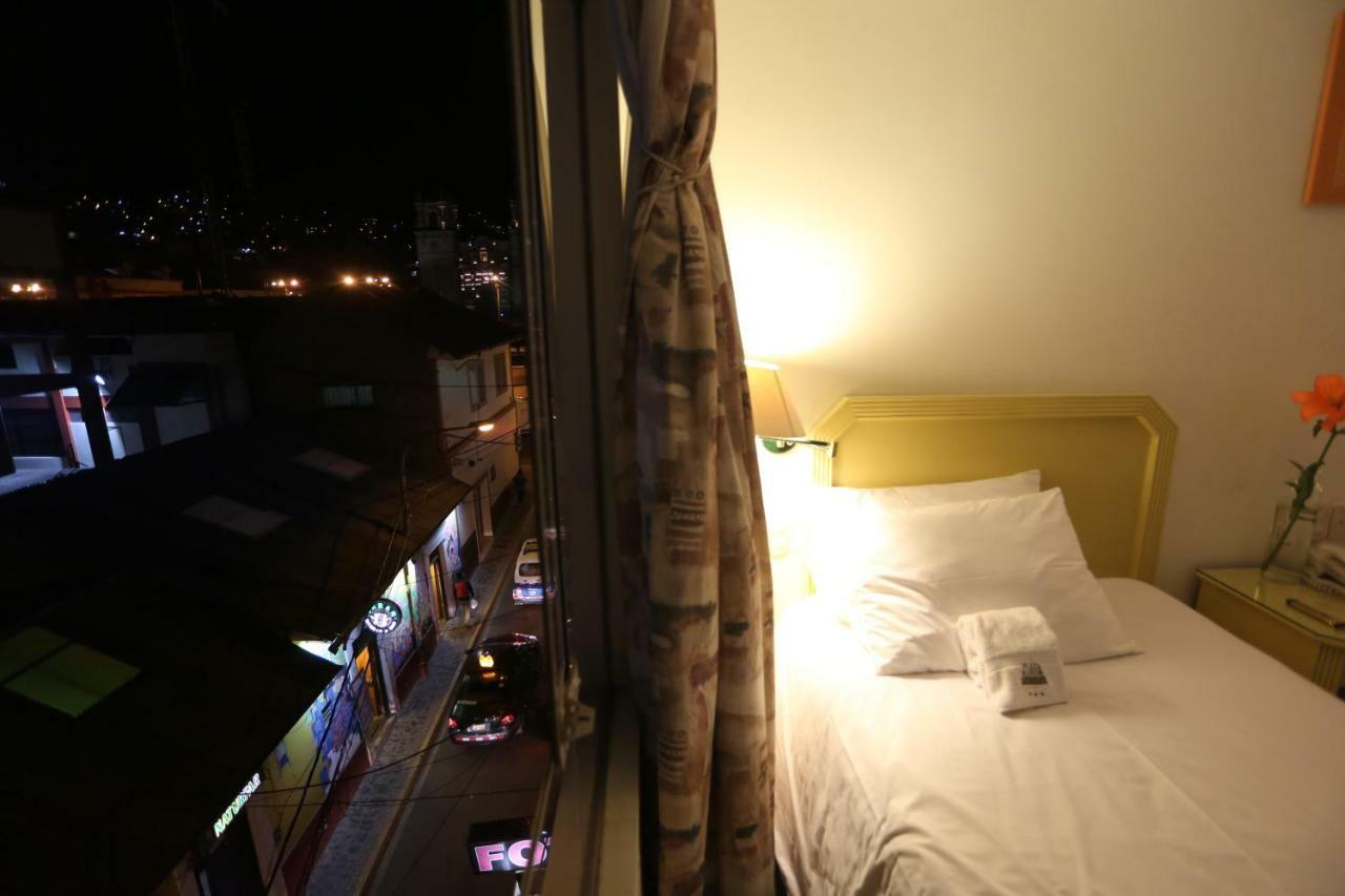 马约尔广场酒店 普诺 外观 照片